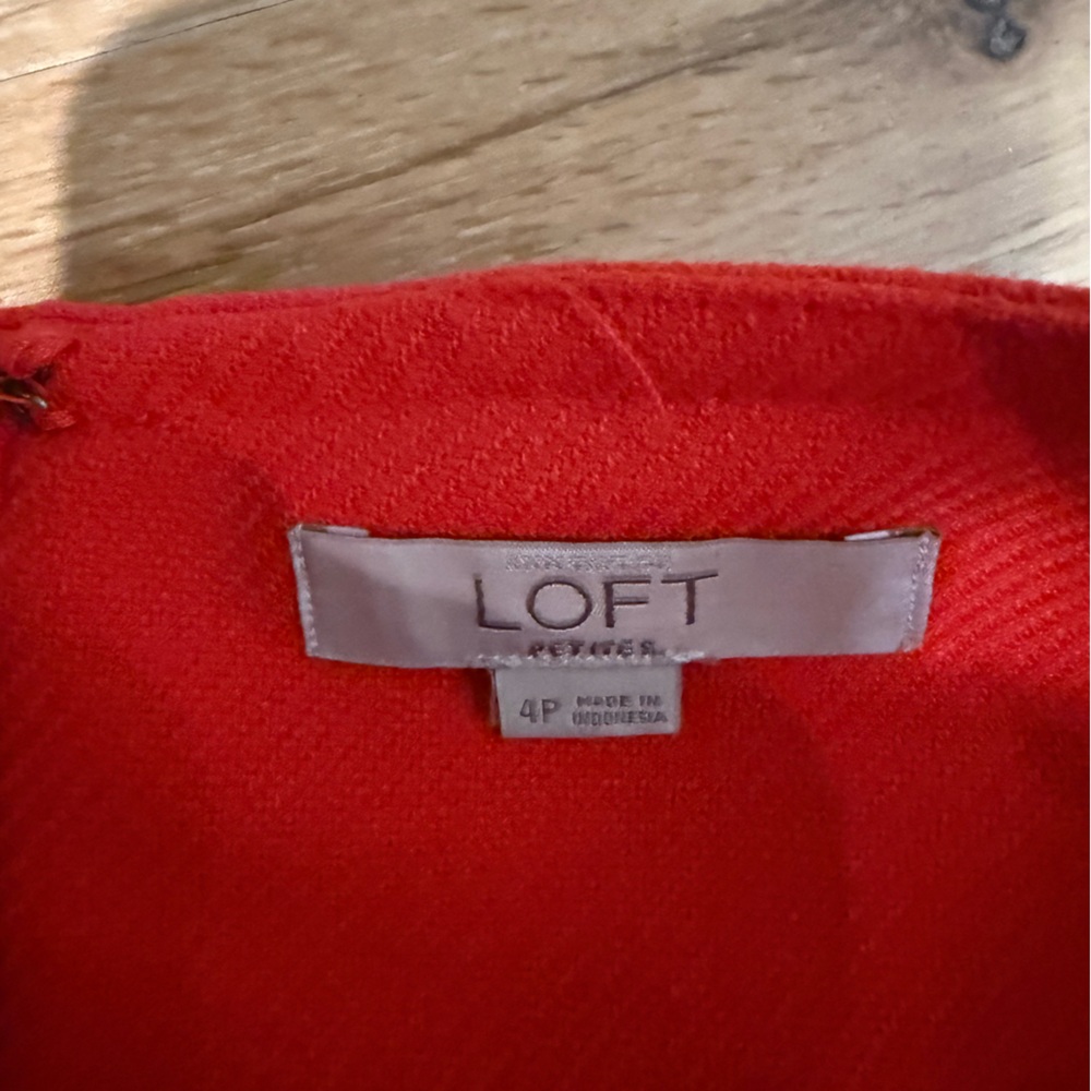 LOFT Petite Pocket Skirt - Picture 3 of 5
